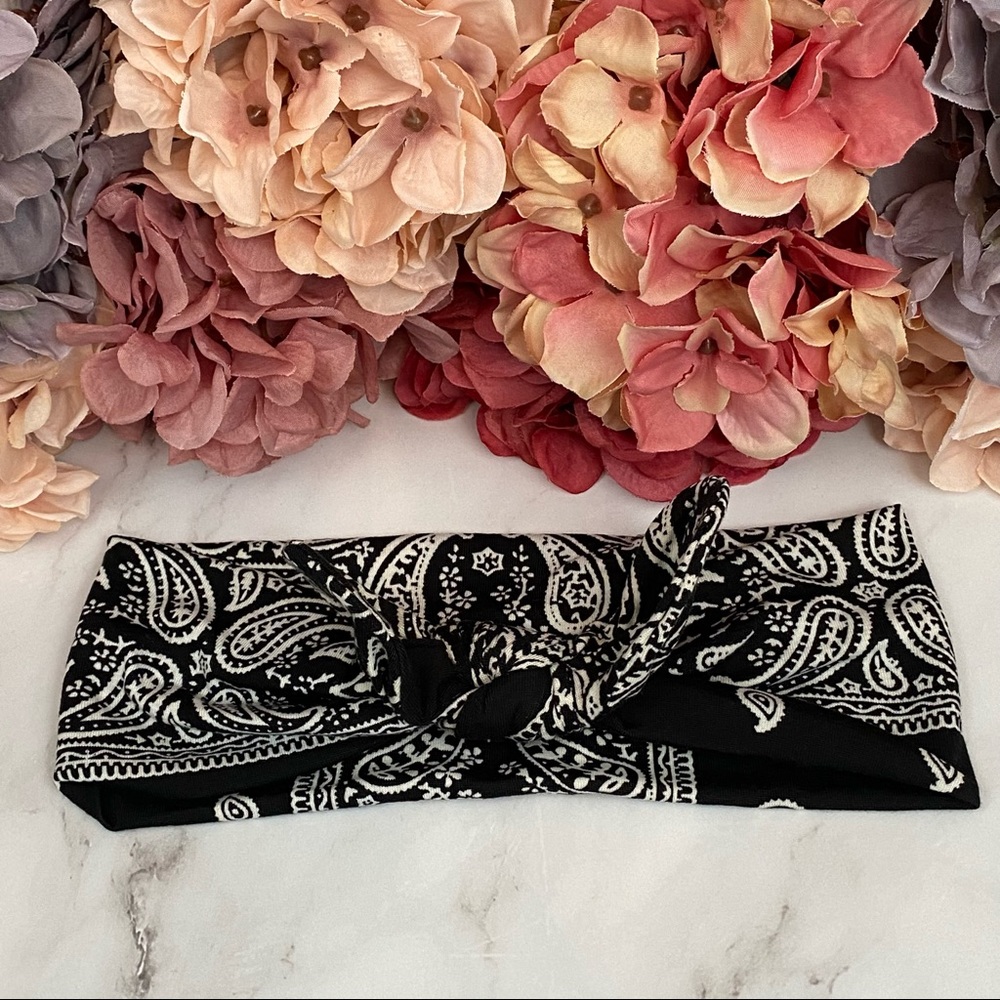 3/$28 Black Bandana Stretchy Bowknot Headband - Picture 4 of 16